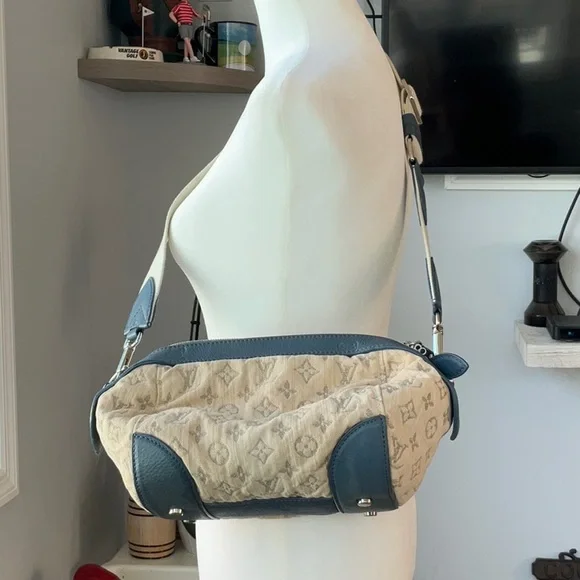 Louis Vuitton Cream and Blue Crossbody Bag with Signature Monogram - Picture 14 of 16